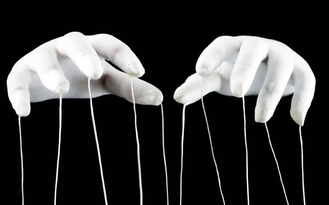 Micromanipulations : 9 techniques aussi sournoises que courantes