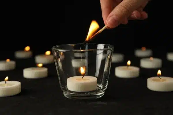 Image de bougies symbolisant la mort de la mère du pervers narcissique