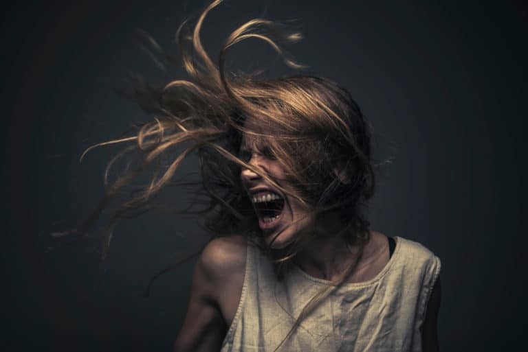 Frère ou sœur pervers narcissique : la manipulation perverse dans la fratrie