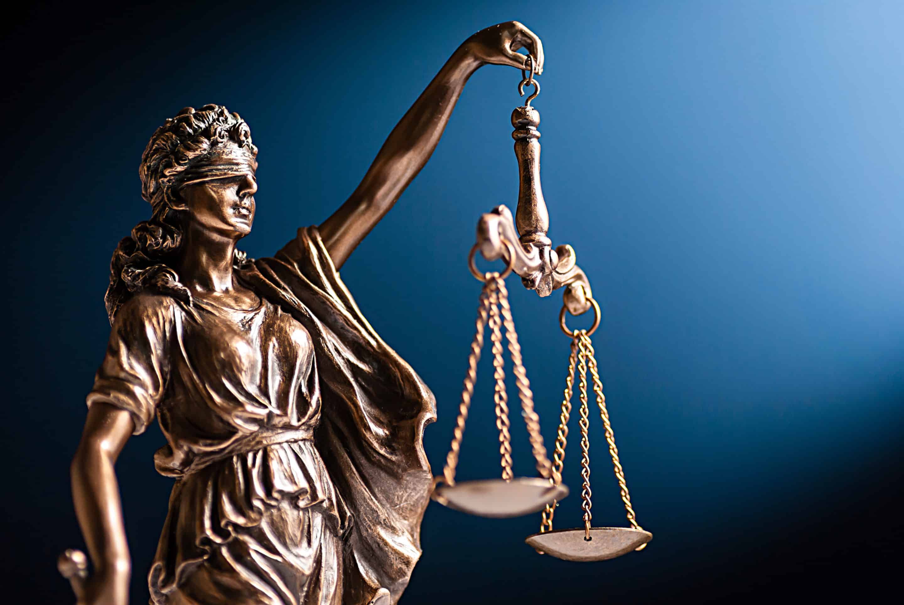 Illustration représentant une balance de justice, symbolisant la quête de preuves de violence psychologique.