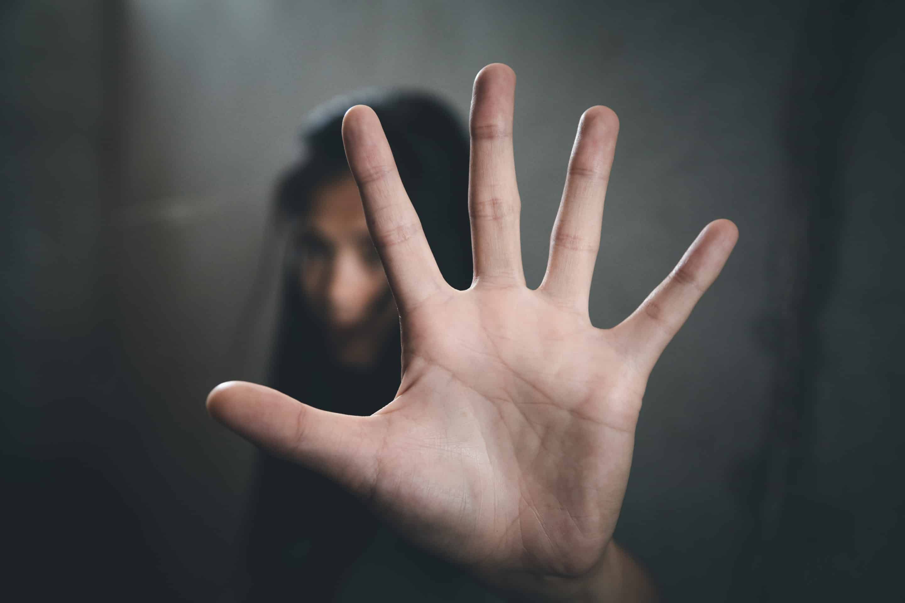 Photo de femme refusant d'être manipulée par un pervers narcissique