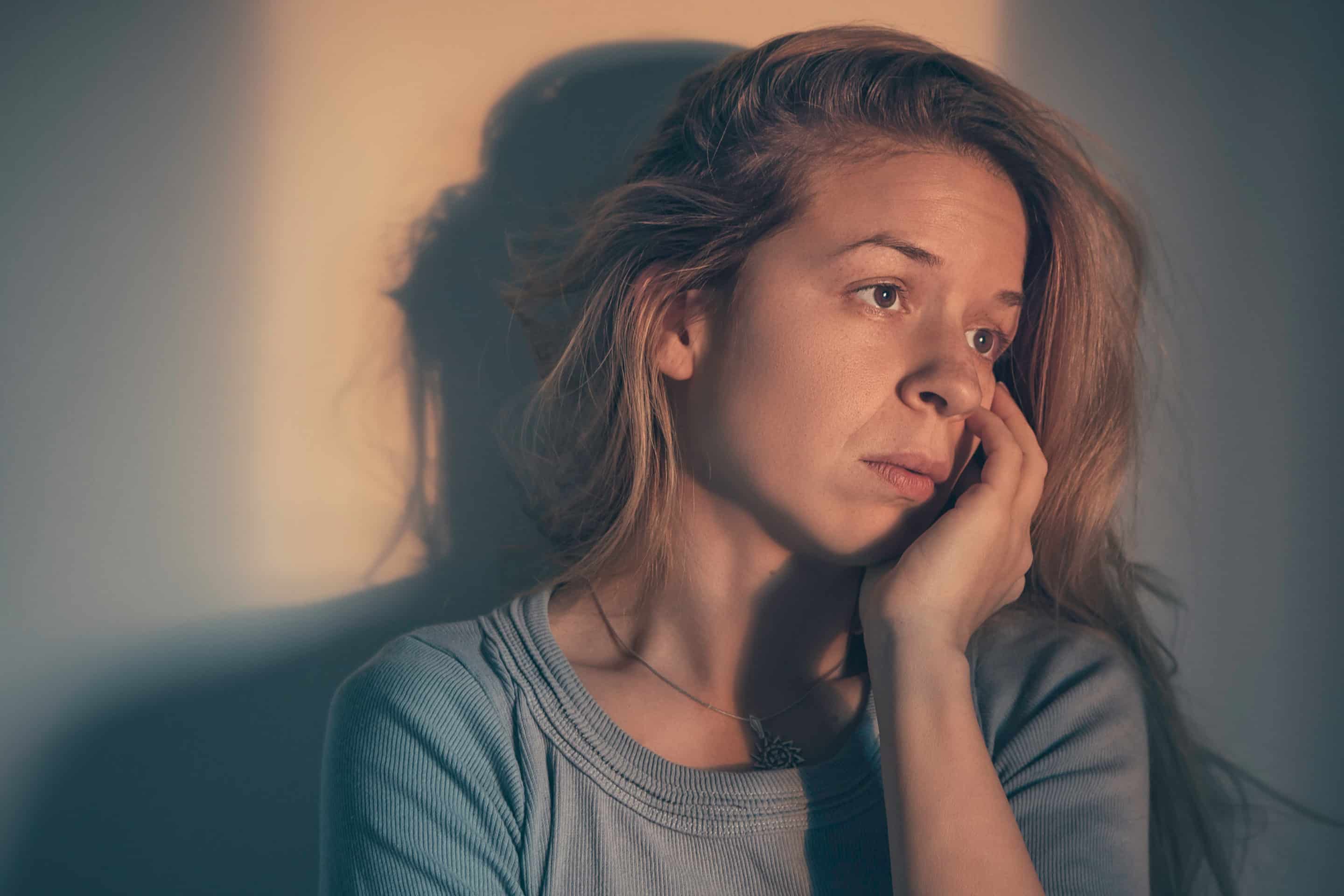 Illustration de l’emprise psychologique exercée dans une relation toxique.