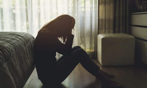 Le pervers narcissique et le silence : l’arme invisible de l’emprise